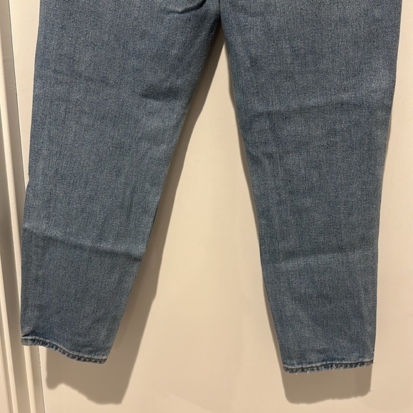 BRANDY MELVILLE DISTRESSED JEANS - Picture 12 of 12